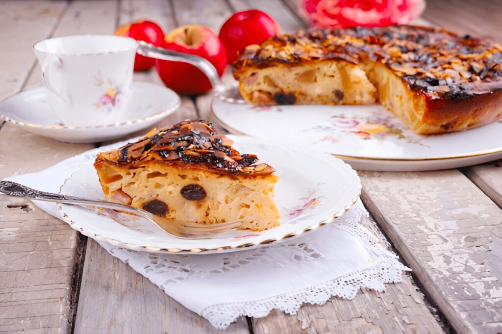 la torta di mele cremosa in piatti