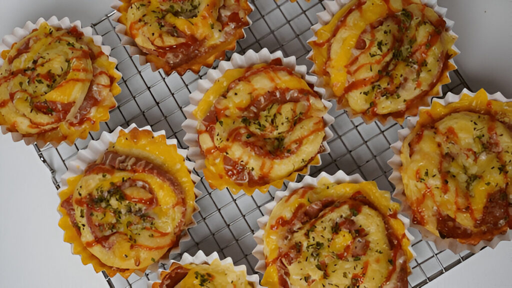 Cestini di Pasta Sfoglia con Pollo e Peperoni veloci e gustoso