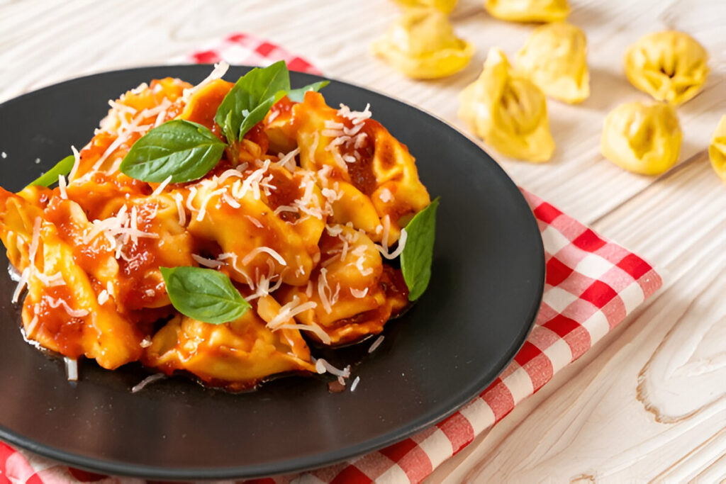 Tortellini al Sugo Fatti in Casa , ricette facili