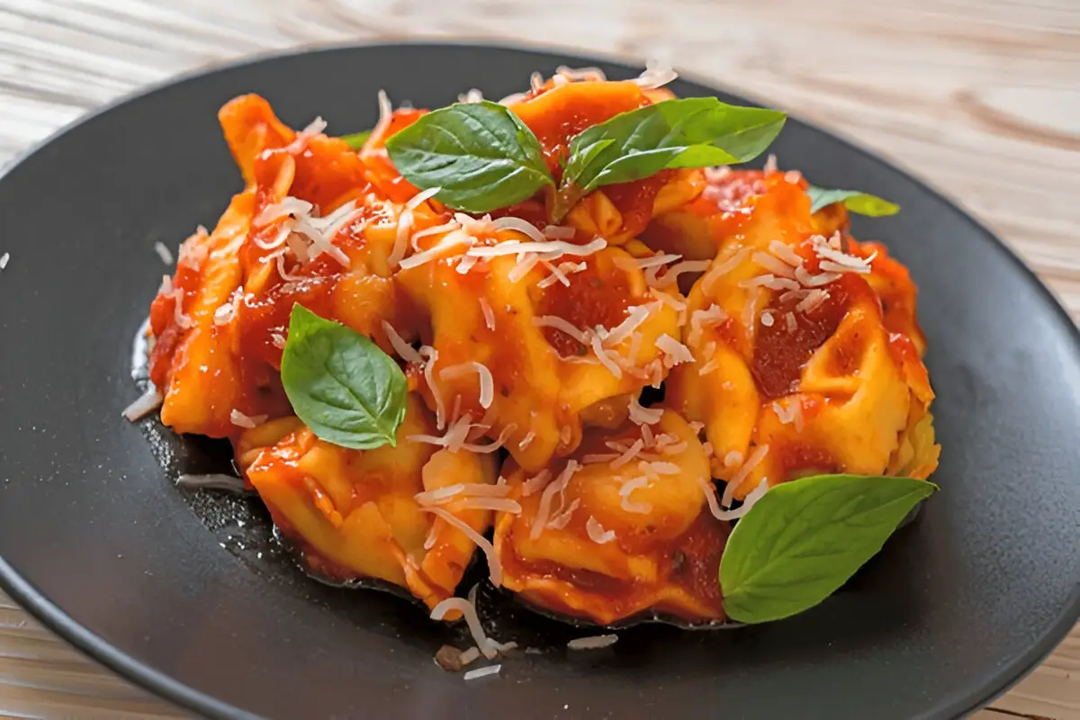 Ricetta Tortellini al Sugo Fatti in Casa